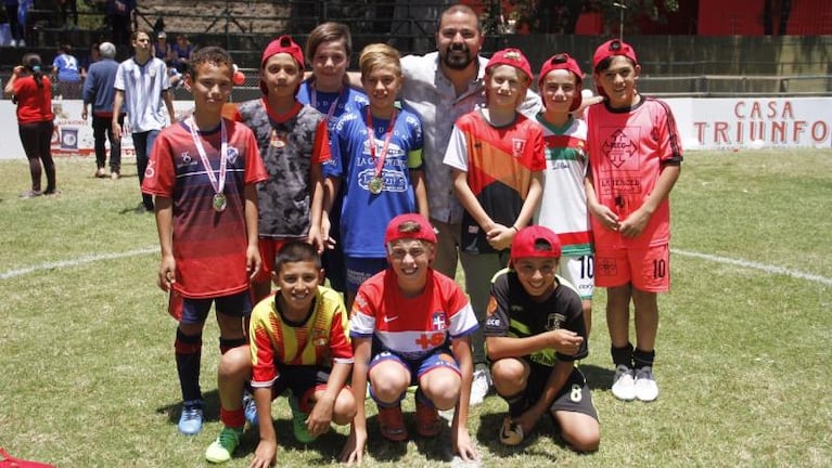 Fútbol Infantil: Colonia Caroya, el gran campeón