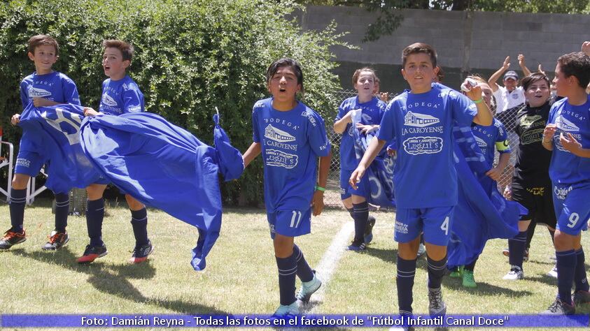 Fútbol Infantil coronó a Colonia Caroya campeón y Espíritu Santo subcampeón.