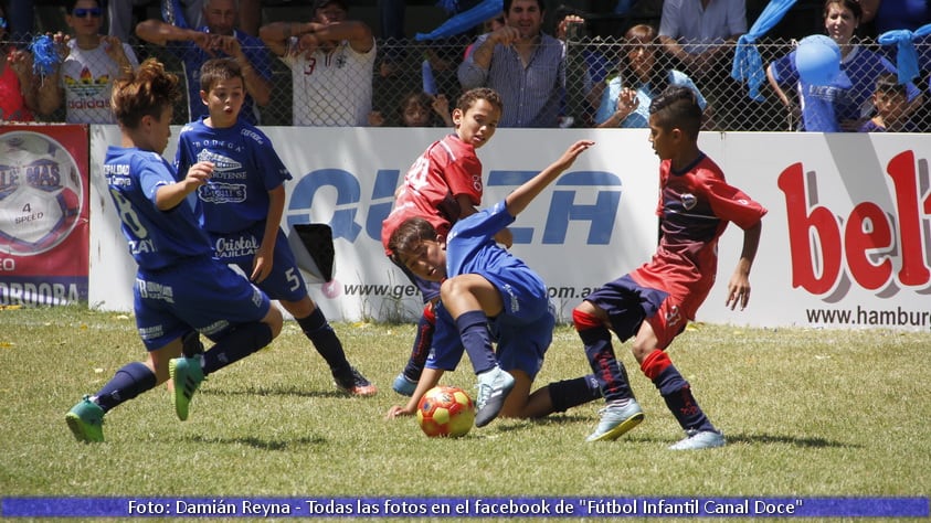 Fútbol Infantil coronó a Colonia Caroya campeón y Espíritu Santo subcampeón.