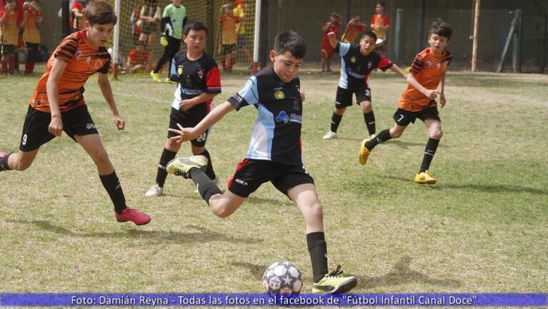 Fútbol Infantil: festejos y goles para mamá