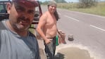 Gabriel Feres y Mario González taparon un bache en la ruta 6.