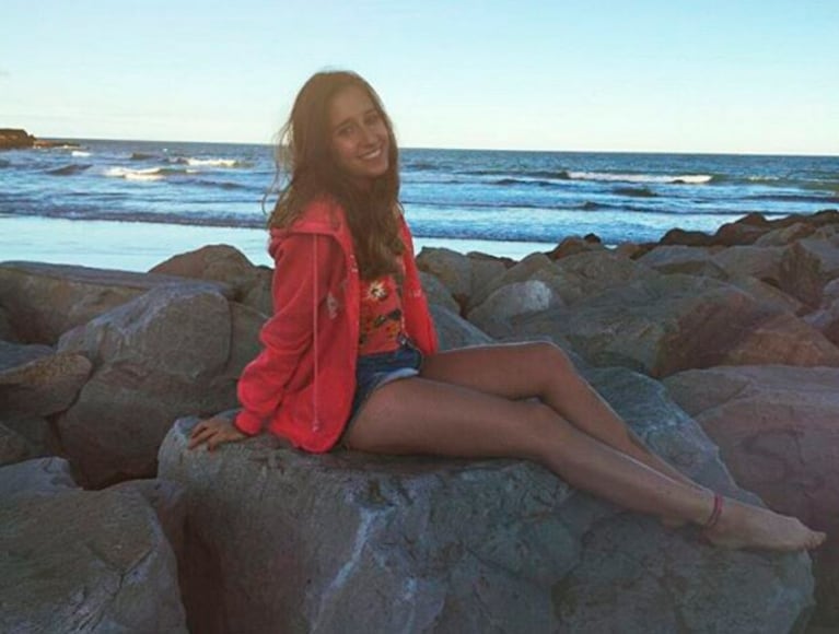 Gabriela es la hermana de Laurita Fernández.