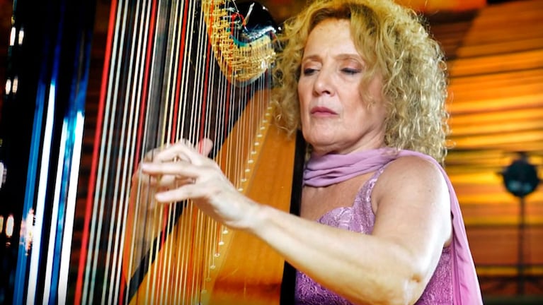 Gabriela Russo, la arpista cordobesa que interpretó el Himno para El Doce.