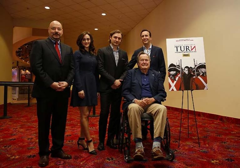 George H. W. Bush acusado de acoso sexual