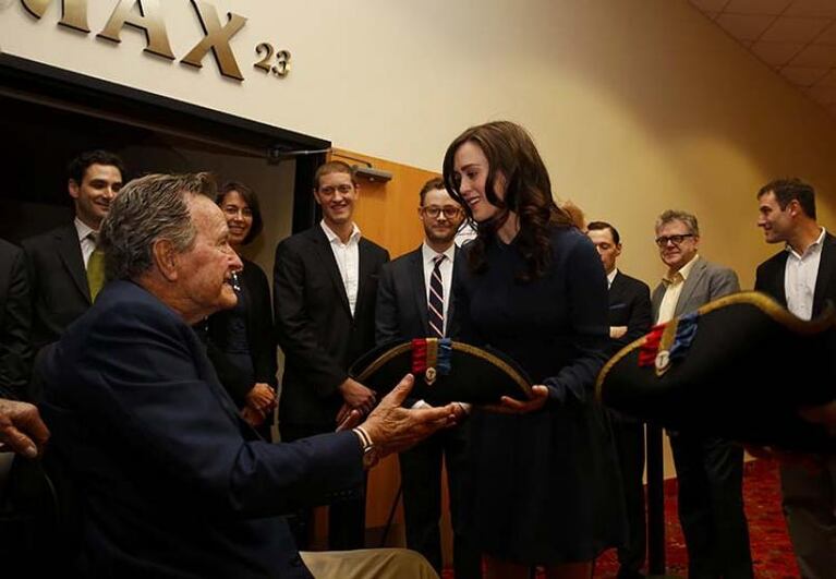 George H. W. Bush acusado de acoso sexual