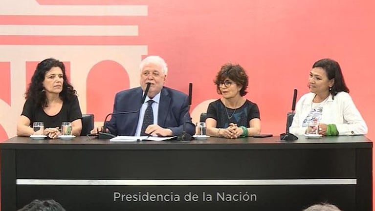 Ginés González García presentó el nuevo protocolo de aborto no punible