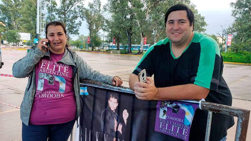 Gisella y su esposo disfrutan juntos el fanatismo.