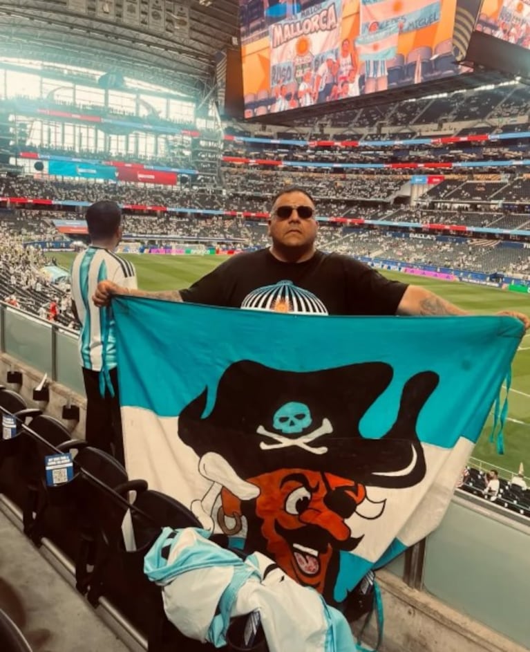 "Gitano" Minuet, jefe de la barra de Belgrano, viajó al Mundial.