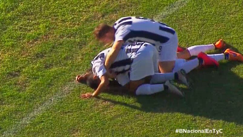 Golazo de Solís para Talleres contra Ferro