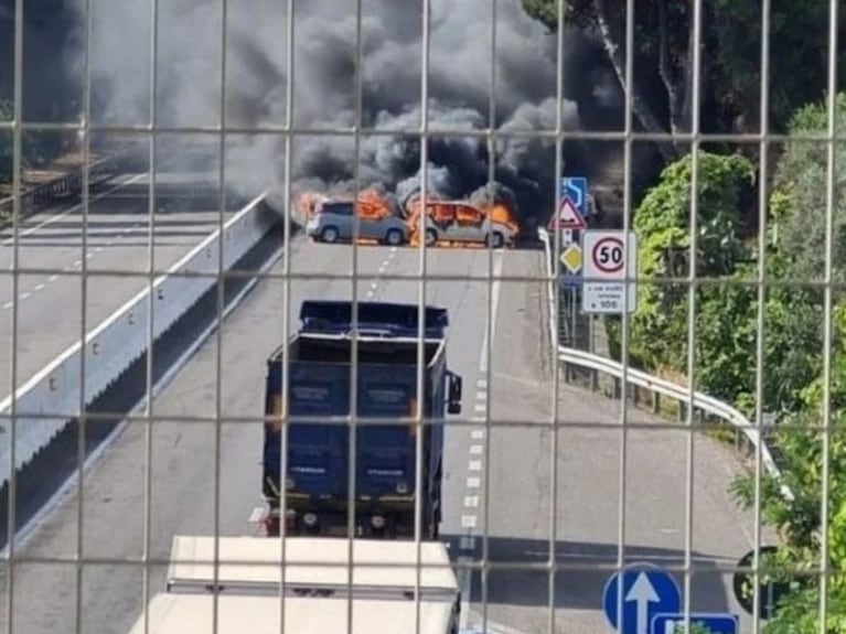 Golpe comando de película: robaron un camión blindado con un falso control, tiroteo y explosiones