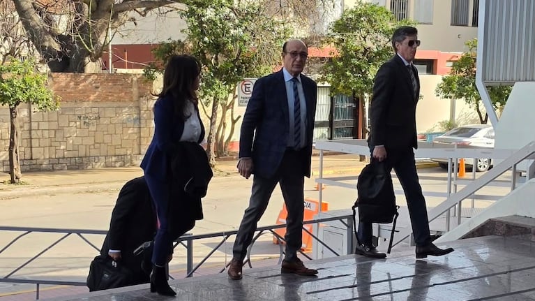 González en el ingreso a los tribunales de Villa Dolores.