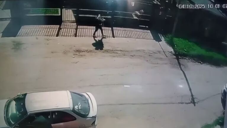 Grabaron al acusado saliendo con el cuerpo del niño de su casa.