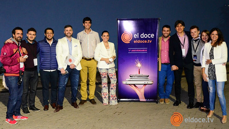 Gran parte del equipo de ElDoce.tv, celebrando el aniversario. Foto: Francesco Trombetta / ElDoce.tv.