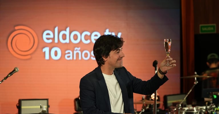 Grandes figuras del medio local acompañaron la celebración en el auditorio de Naranja X.