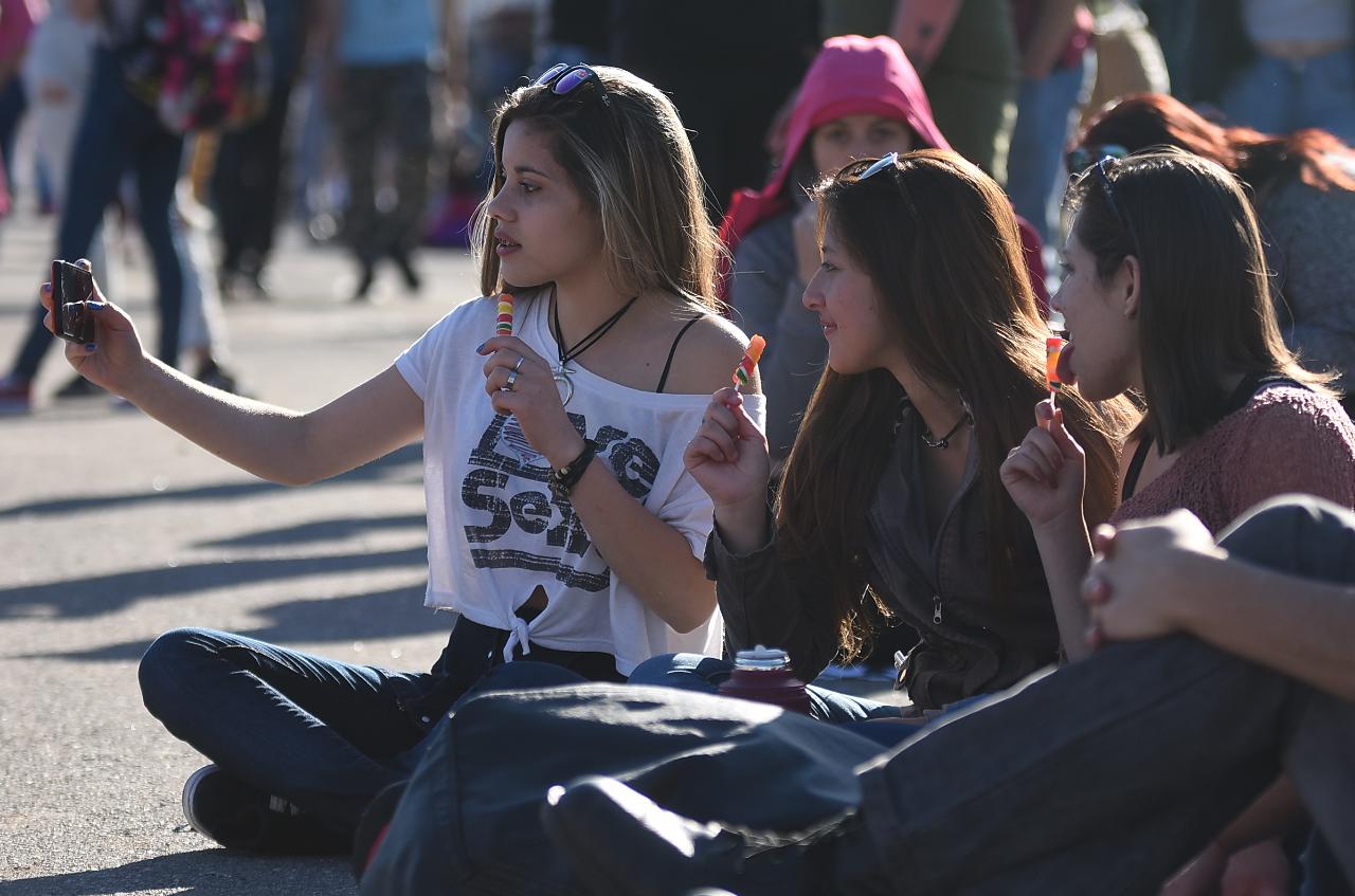 Grandes y chicos disfrutan del día en el Parque de Asistencia. Foto: Lucio Casalla / ElDoce.tv