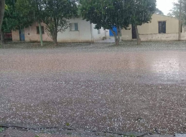 Granizo en Berrotarán y alerta por fuertes tormentas 