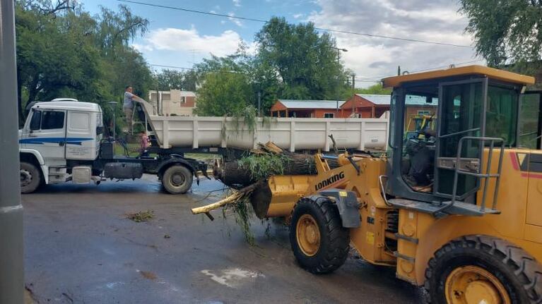 Granizo enorme y autos arrastrados por el agua: as fue la tormenta en Alta Gracia