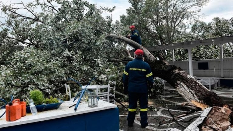 Grecia: siete personas murieron tras el paso de un fuerte tornado