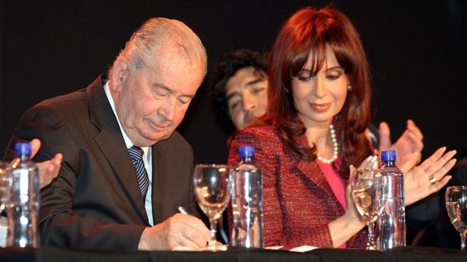 Grondona y Cristina, durante la presentación de "Fútbol para Todos".