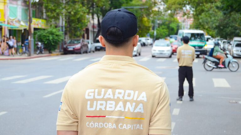 Guardia Urbana en operativo junto a Policía de Transito.