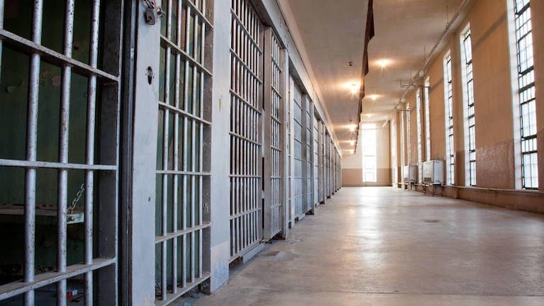 Guardiacárceles a juicio por tortura seguida de muerte en Bouwer.