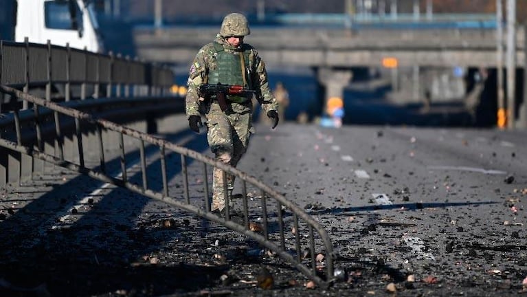 Guerra Rusia-Ucrania: Putin avanza sobre Kiev y Zelenski aseguró que desbarató los ataques