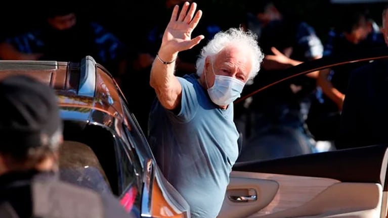 Guillermo Coppola se recupera lentamente con un tanque de oxígeno