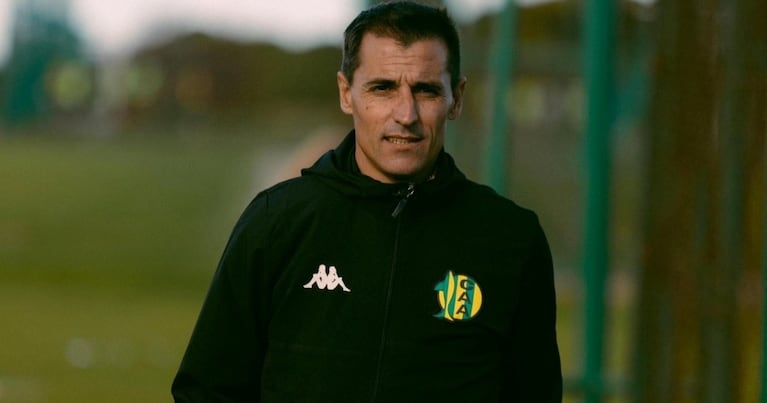 Guillermo Farré y sus jugadores fueron apretados por barras de Aldosivi.