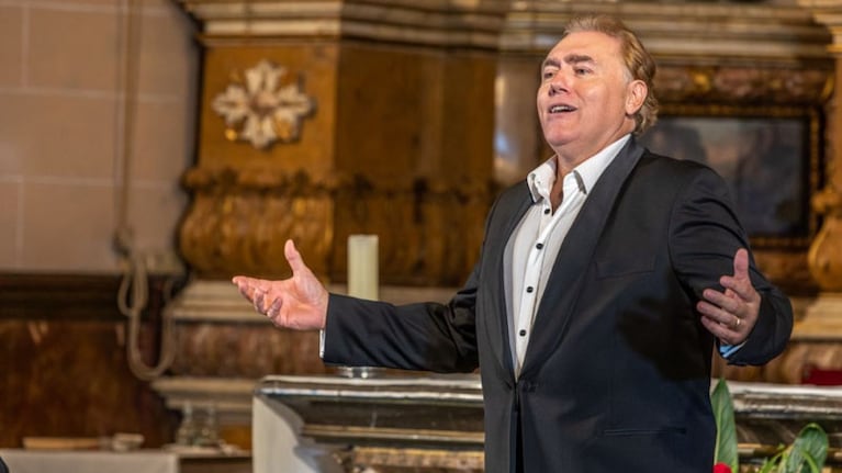 Gustavo Porta jamás olvida su pueblo del interior cordobés.