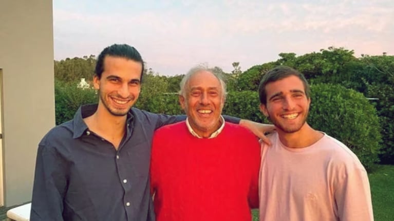 Gustavo Yankelevich junto sus nietos Franco y Valentín.