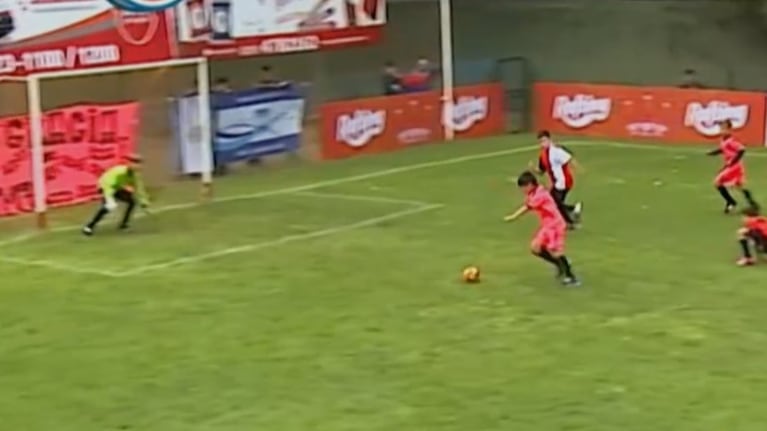 Gutiérrez y un golazo a pura potencia en el 2017.