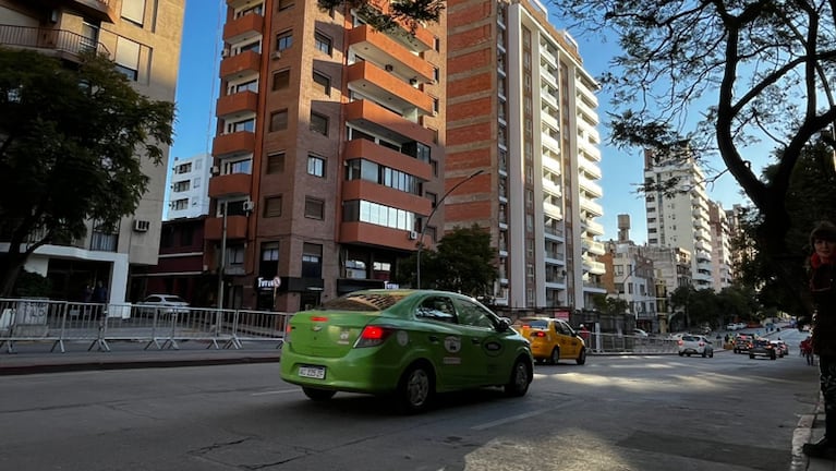 Habilitaron la mano norte de Bv. San Juan en la cuadra del derrumbe fatal.