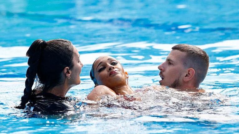 Habló la nadadora rescatada en el Mundial de Natación: "Todo se volvió negro"