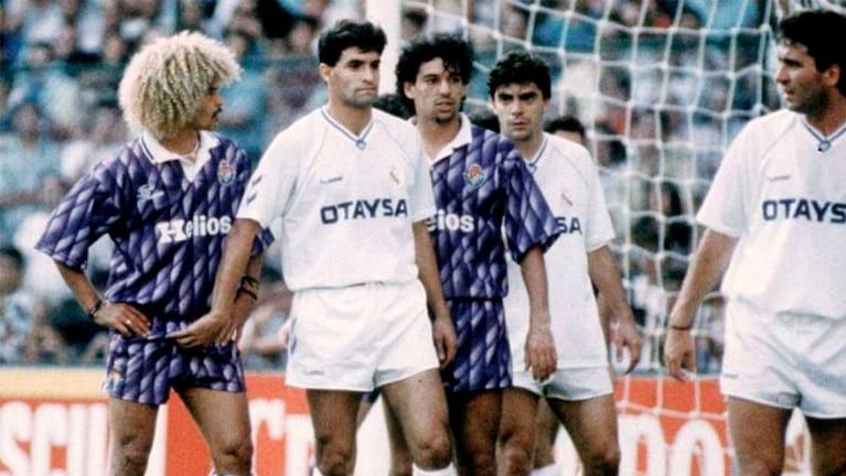 Hace 26 años, el defensor del Real Madrid manoseó al colombiano. Hoy la historia se recuerda con gracia.