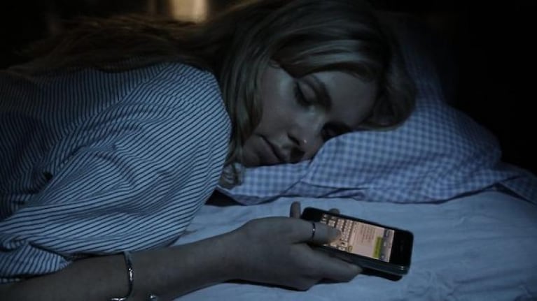 ¿Hace bien dejar el celular cargando toda la noche?