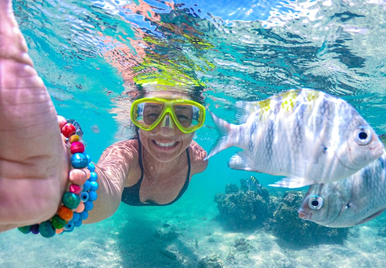 Hacer snorkel en las piletas naturales son el principal atractivo de Porto de Gallinhas.