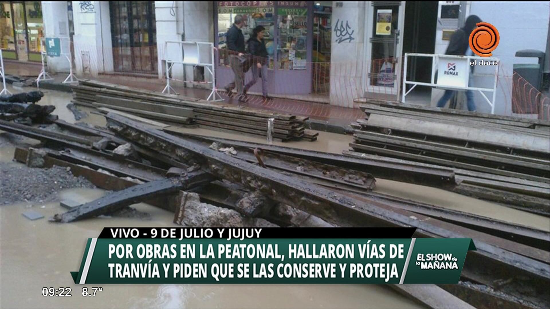 Hallan vías de tranvía en la peatonal