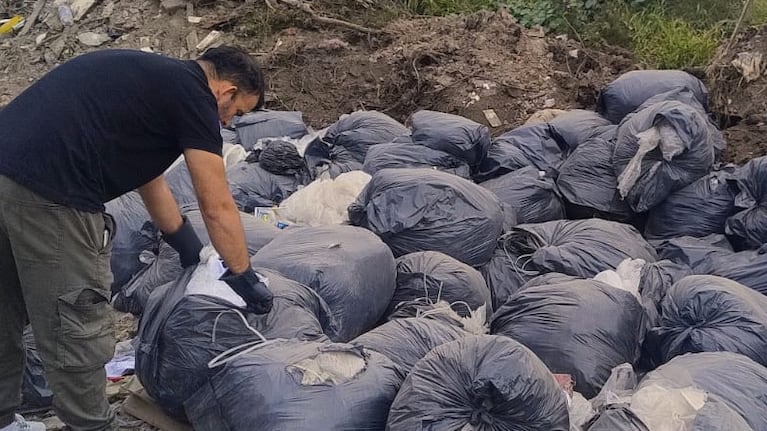Hallaron la factura en una pila de basura.