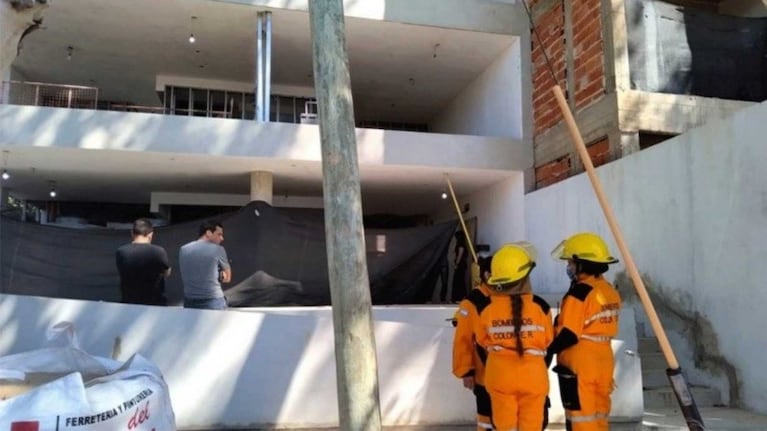 Hallaron un cadáver en una obra en construcción: estaba en una pared no prevista en los planos