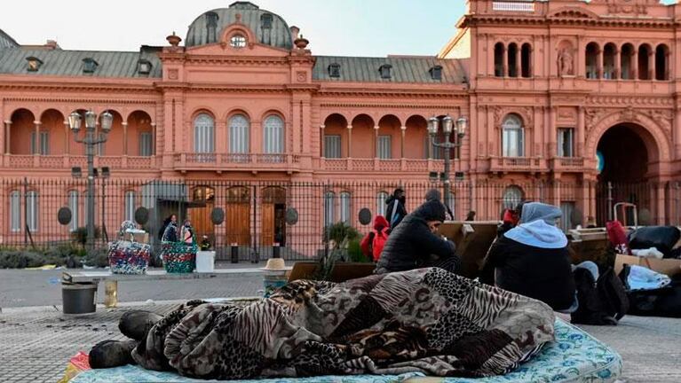 Hallaron una beba muerta frente a Casa Rosada: su familia está en situación de calle