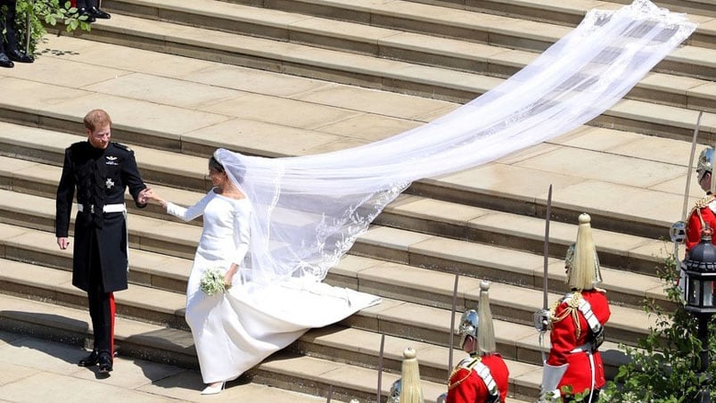 Harry y Meghan dejan la capilla St. George en Windsor. Foto: Reuters