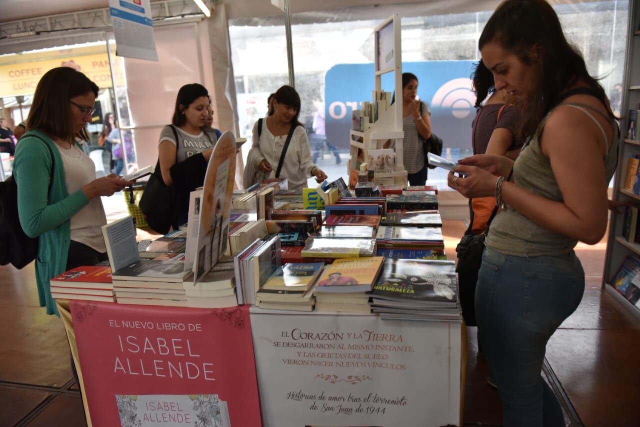 Hasta el 23 de septiembre se podrá visitar en la Plaza San Martín y Cabildo. Fotos: Lucio Casalla / ElDoce.tv