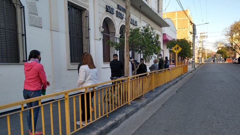 Hasta las 18 horas se puede emitir el voto en las escuelas. Foto: Karina Vallori/ElDoce.tv.