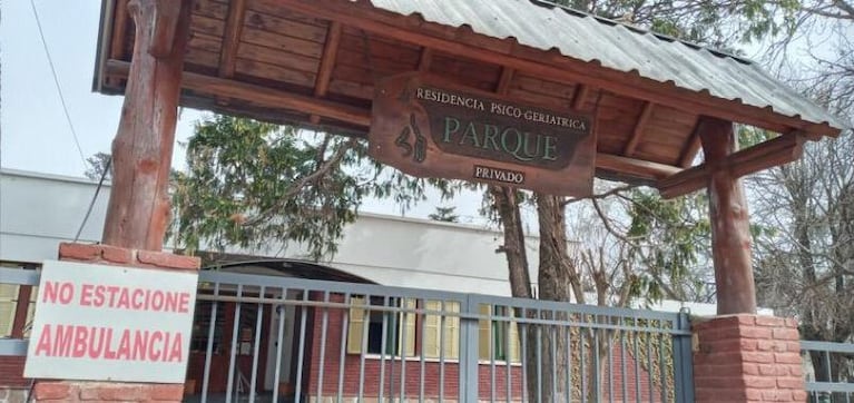 Hay al menos 53 personas contagiadas en el geriátrico Parque de Cosquín.