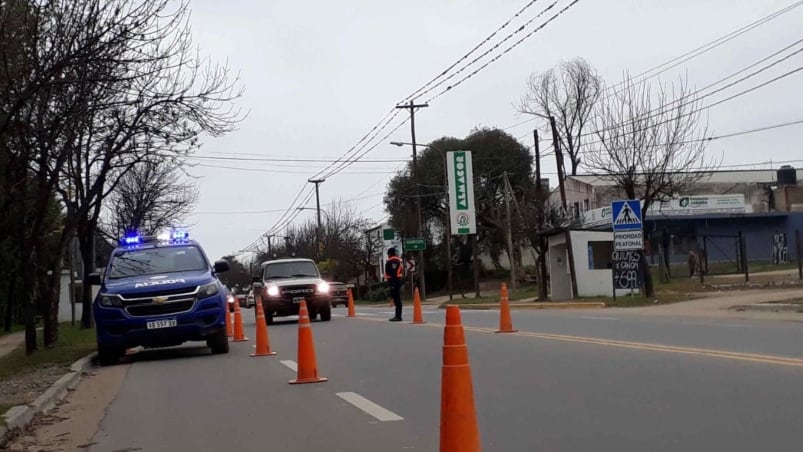 Hay fuerte presencia policial en las rutas para evitar desplazamiento a zonas blancas.