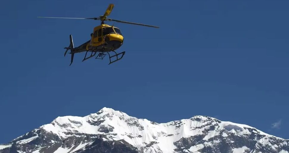 Helicóptero de rescate en el Aconcagua.