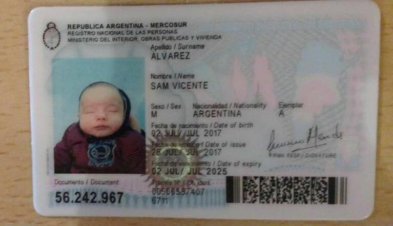 ¡Heredero de una pasión! Llamaron Sam Vicente a su hijo 