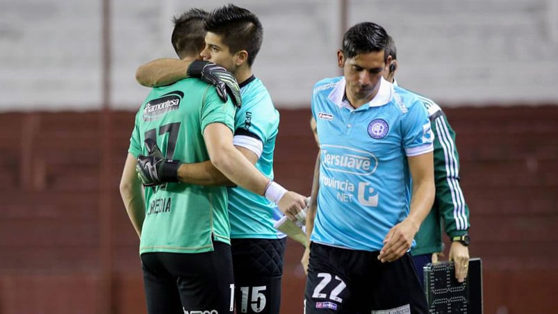 Heredia, expulsado, y Parodi, le dejan lugar a Acosta. Foto: @belgrano