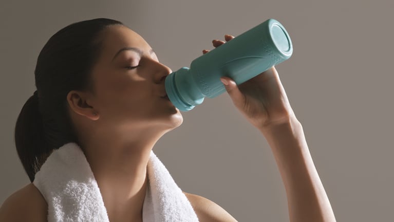 Hidratarse es de vital importancia, así como la calidad del agua que consumimos.