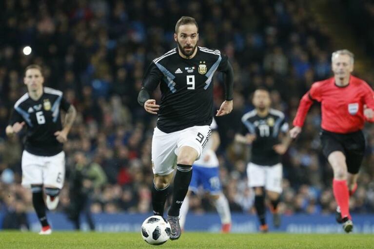 Higuaín respondió a las críticas tras la derrota de Argentina ante España